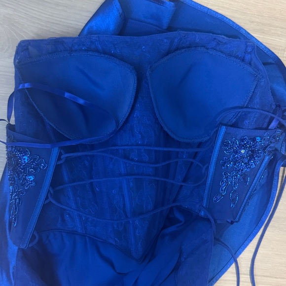 Clarisse Designs Royal Blue Evening Gown.  Sz 6 - Picture 14 of 16